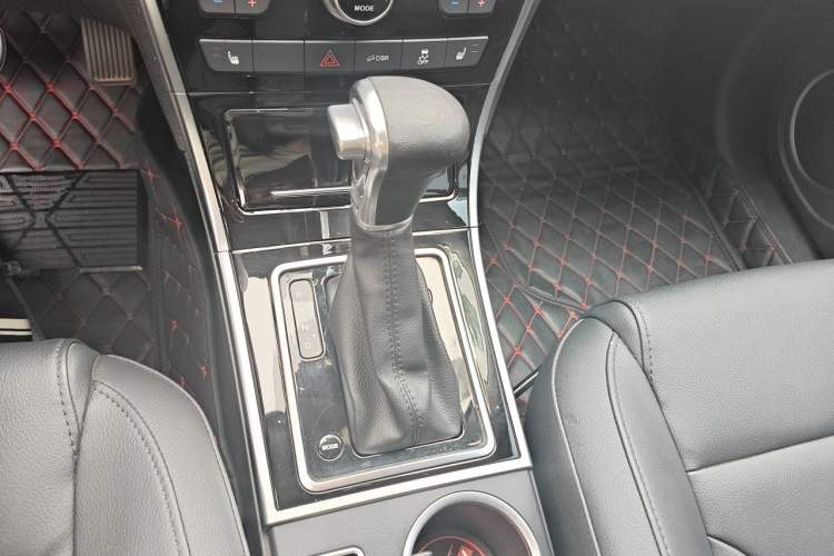 Used Haval H2 2017 Red-Label 1.5T Automatic Two-Wheel Drive Luxury Model Gear Lever