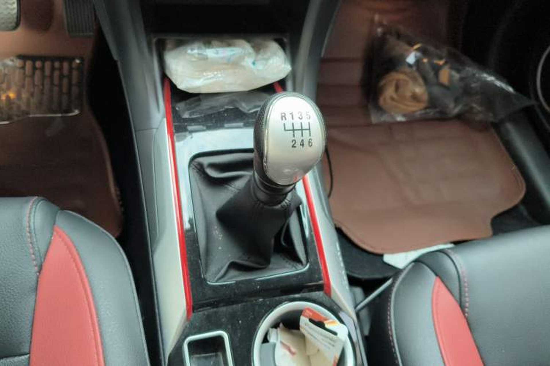 Used Haval H2 2017 Blue Label 1.5T Manual Two-Wheel Drive Luxury Model Gear Lever