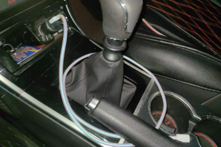 Used Haval H2 2017 Red-Label 1.5T Manual Two-Wheel-Drive Elite Model Gear Lever