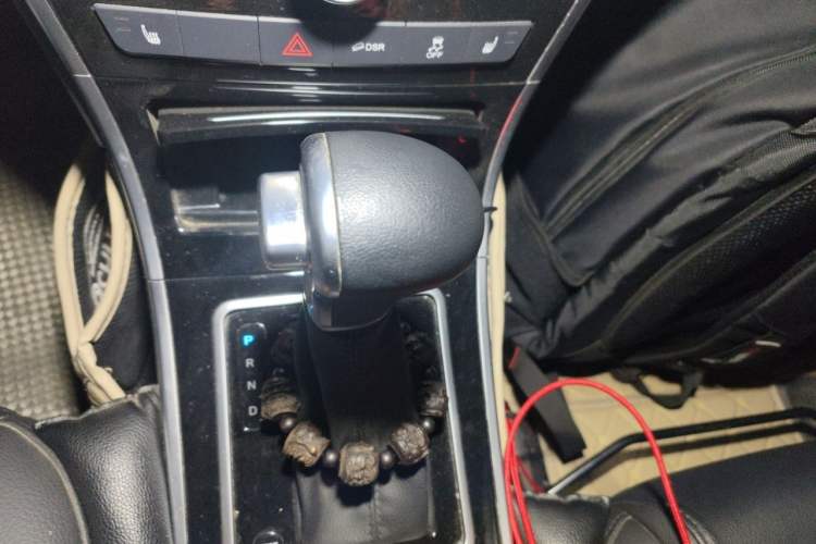 Used Haval H2 2017 Red-Label 1.5T Automatic Two-Wheel Drive Luxury Model Gear Lever