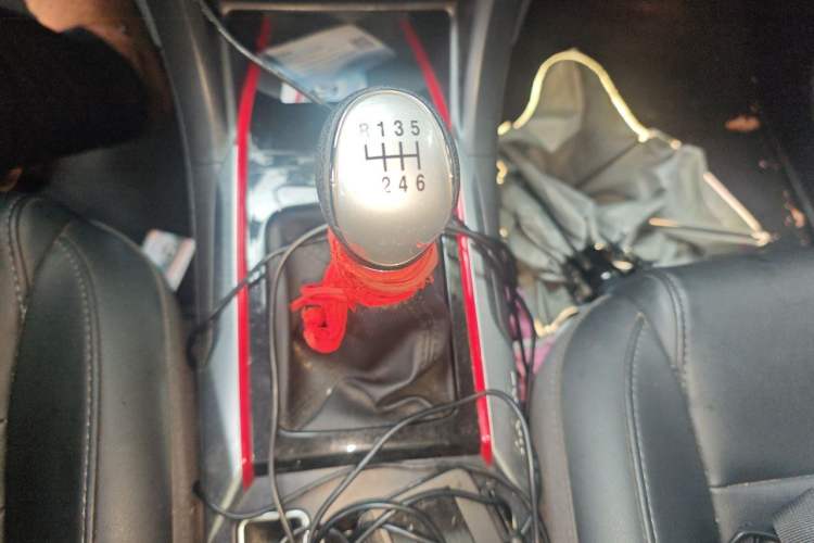 Used Haval H2 2017 Blue Label 1.5T Manual Two-Wheel Drive Luxury Model Gear Lever