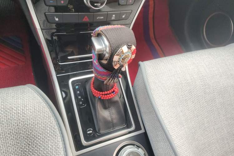 Used Haval H2 2017 Red-Label 1.5T Automatic Two-Wheel Drive Luxury Model Gear Lever