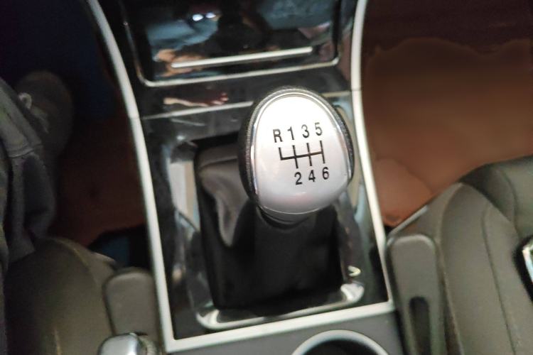 Used Haval H2 2017 Red-Label 1.5T Manual Two-Wheel Drive Comfort Model Gear Lever