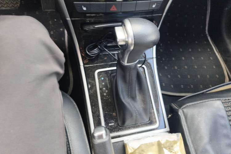 Used Haval H2 2017 Red-Label 1.5T Automatic Two-Wheel Drive Elite Model Gear Lever