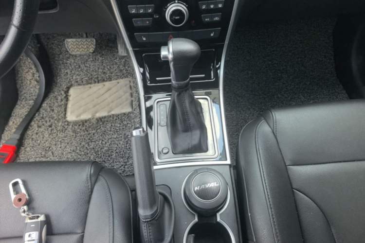 Used Haval H2 2017 Red-Label 1.5T Automatic Two-Wheel Drive Elite Model Gear Lever