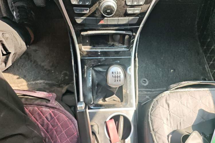 Used Haval H2 2017 Red-Label 1.5T Manual Two-Wheel Drive Comfort Model Gear Lever