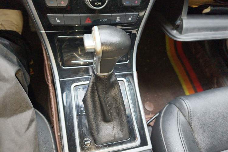 Used Haval H2 2017 Red-Label 1.5T Automatic Two-Wheel Drive Luxury Model Gear Lever