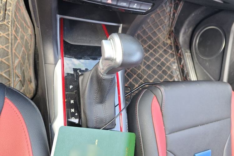 Used Haval H2 2017 Blue Label 1.5T Automatic Two-Wheel Drive Luxury Model Gear Lever