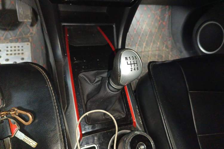 Used Haval H2 2017 Blue Label 1.5T Manual Two-Wheel Drive Luxury Model Gear Lever