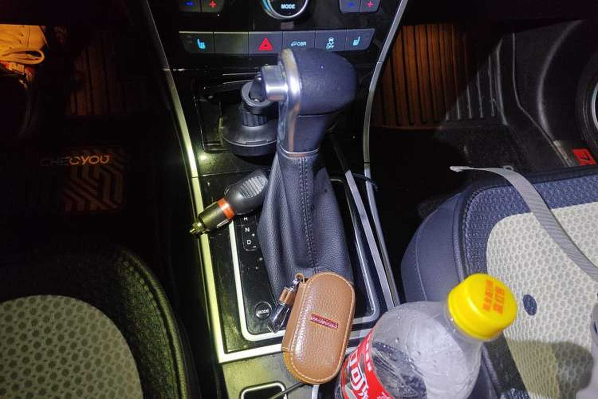 Used Haval H2 2017 Red-Label 1.5T Automatic Two-Wheel Drive Luxury Model Gear Lever