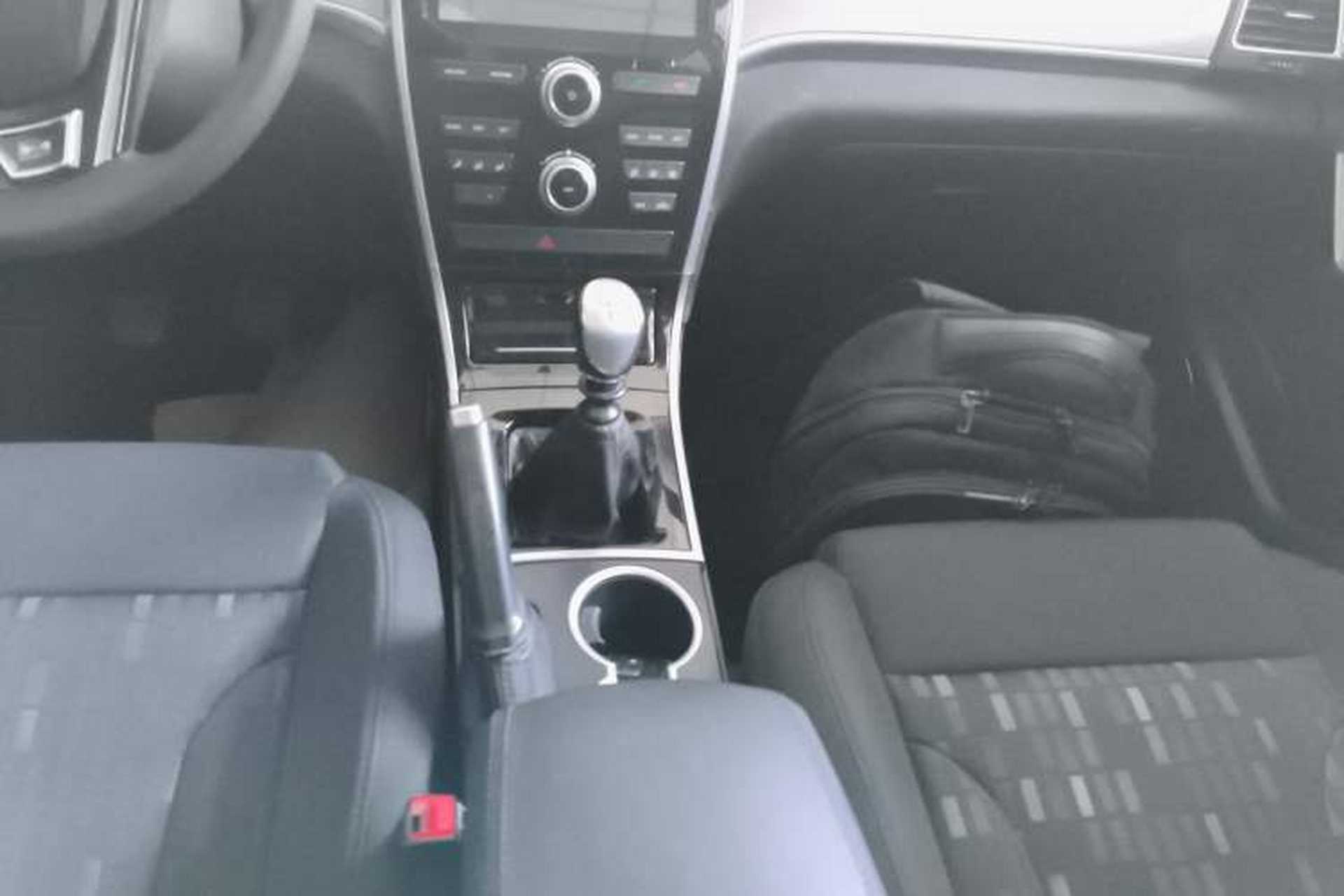 Used Haval H2 2017 Red-Label 1.5T Manual Two-Wheel Drive Comfort Model Gear Lever