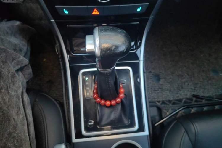 Used Haval H2 2017 Red-Label 1.5T Automatic Two-Wheel Drive Elite Model Gear Lever