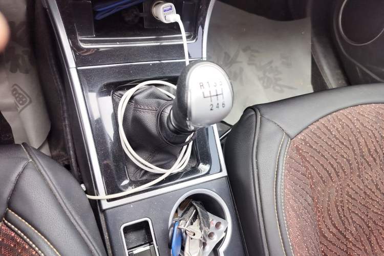 Used Haval H2 2017 Red-Label 1.5T Manual Two-Wheel Drive Luxury Model Gear Lever