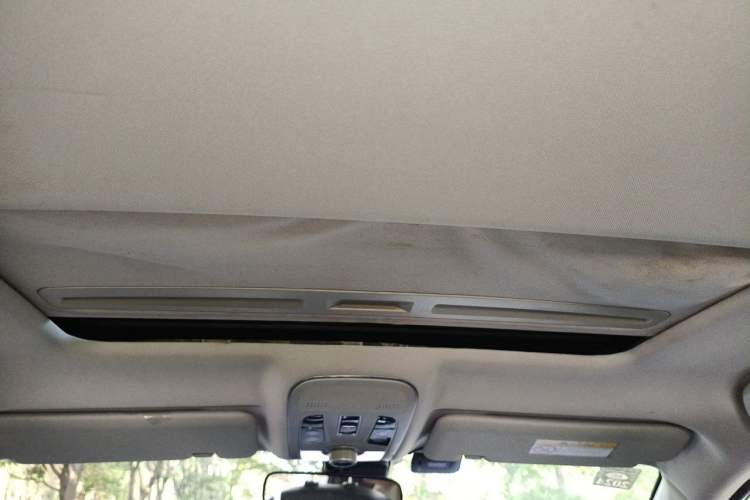 Used Haval H2 2017 Red-Label 1.5T Manual Two-Wheel-Drive Elite Model Headliner