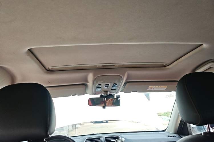 Used Haval H2 2017 Blue Label 1.5T Manual Two-Wheel Drive Luxury Model Headliner