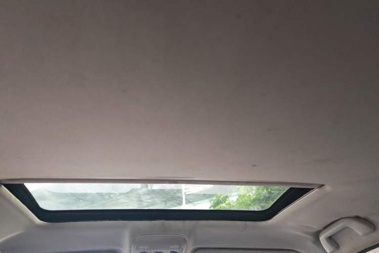 Used Haval H2 2017 Red-Label 1.5T Manual Two-Wheel-Drive Elite Model Headliner
