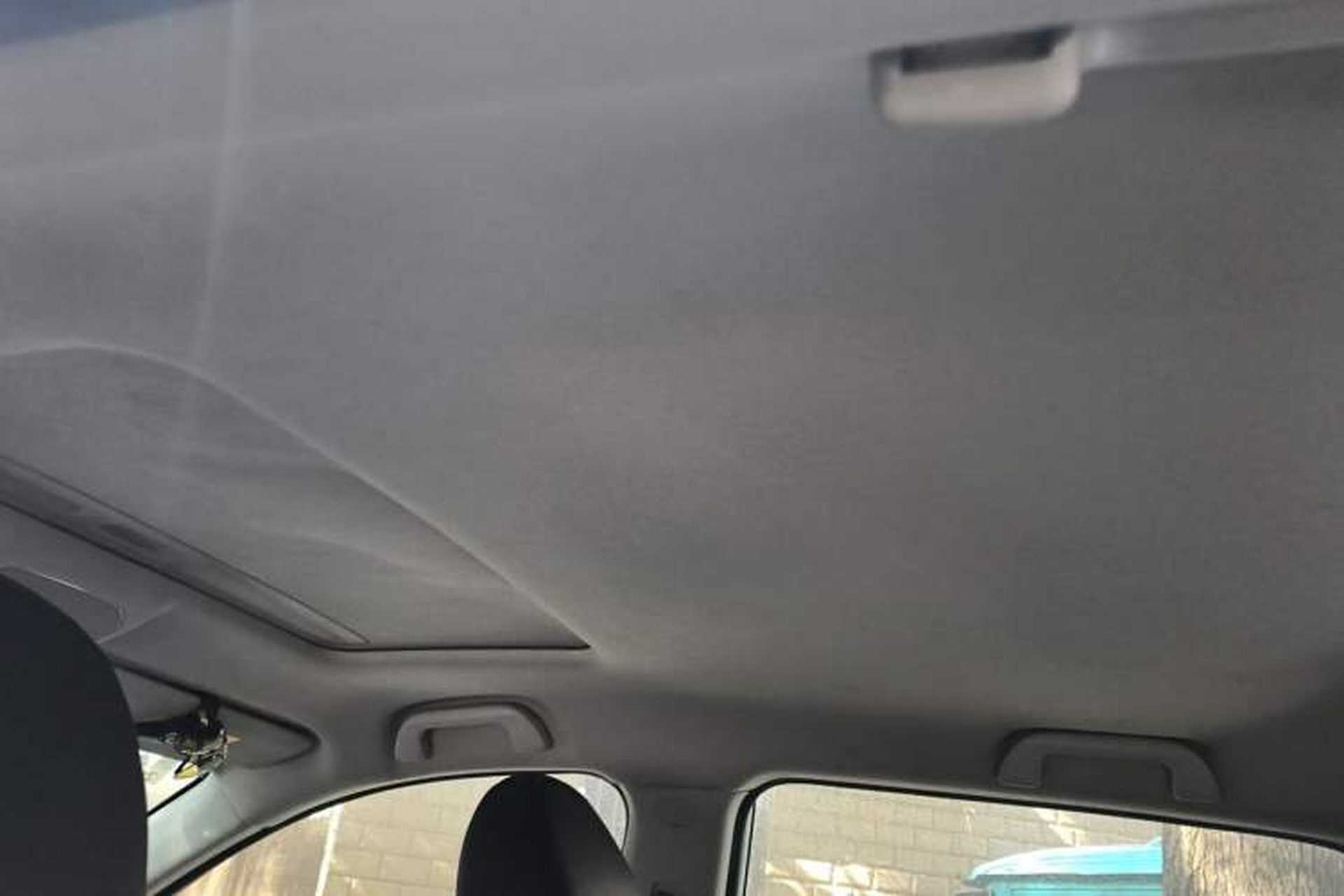 Used Haval H2 2017 Red-Label 1.5T Manual Two-Wheel-Drive Elite Model Headliner