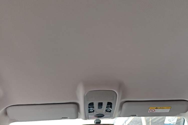 Used Haval H2 2017 Blue Label 1.5T Manual Two-Wheel Drive Elite Model Headliner
