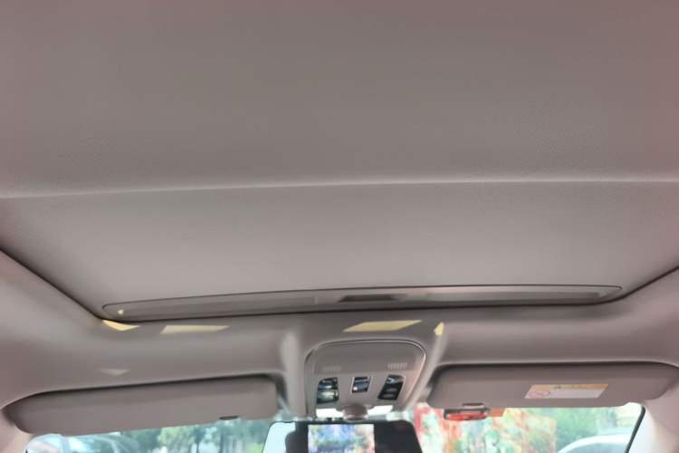 Used Haval H2 2017 Red-Label 1.5T Manual Two-Wheel Drive Comfort Model Headliner