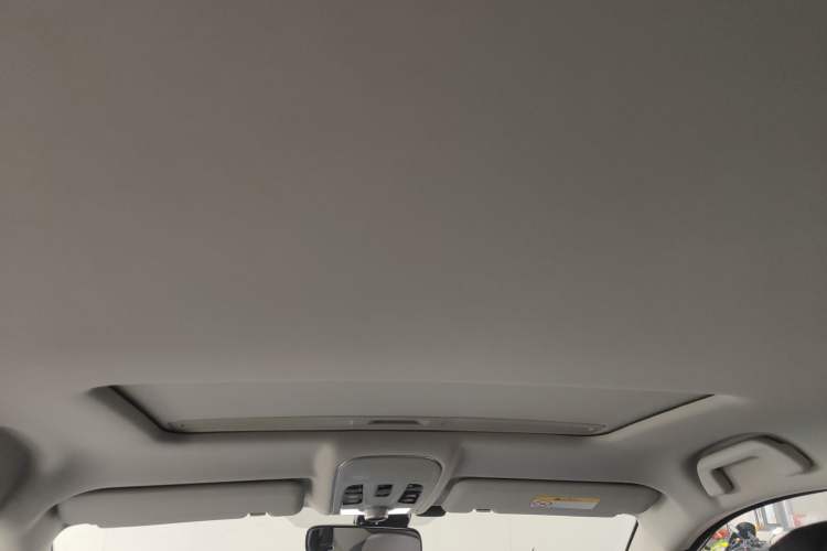 Used Haval H2 2017 Red-Label 1.5T Automatic Two-Wheel Drive Elite Model Headliner