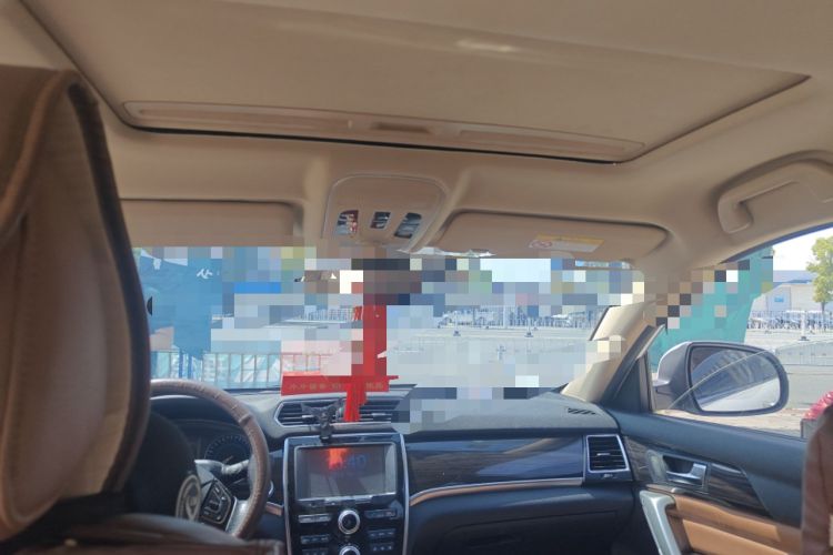Used Haval H2 2017 Red-Label 1.5T Manual Two-Wheel-Drive Elite Model Headliner