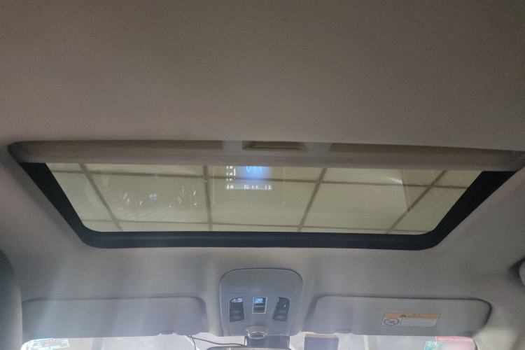Used Haval H2 2017 Red-Label 1.5T Manual Two-Wheel Drive Luxury Model Headliner
