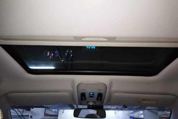 Used Haval H2 2017 Blue Label 1.5T Manual Two-Wheel Drive Luxury Model Headliner