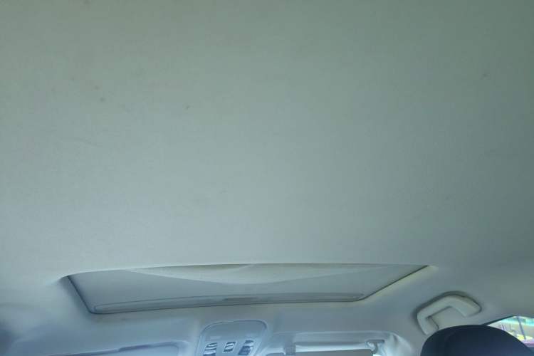 Used Haval H2 2017 Red-Label 1.5T Manual Two-Wheel Drive Luxury Model Headliner