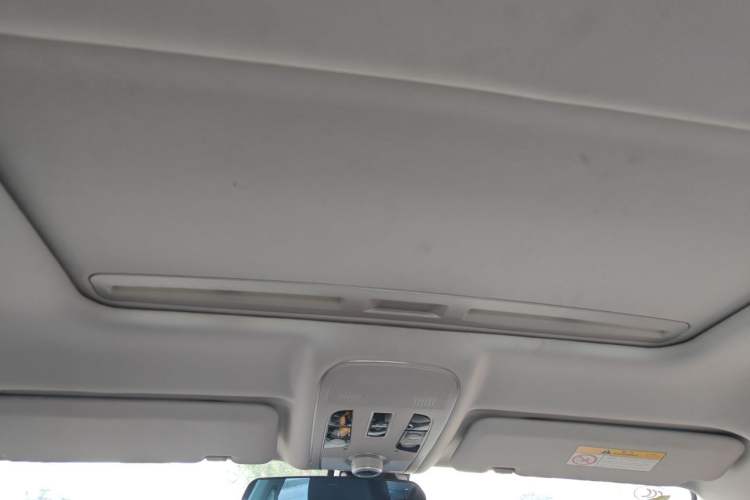 Used Haval H2 2017 Red-Label 1.5T Automatic Two-Wheel Drive Elite Model Headliner