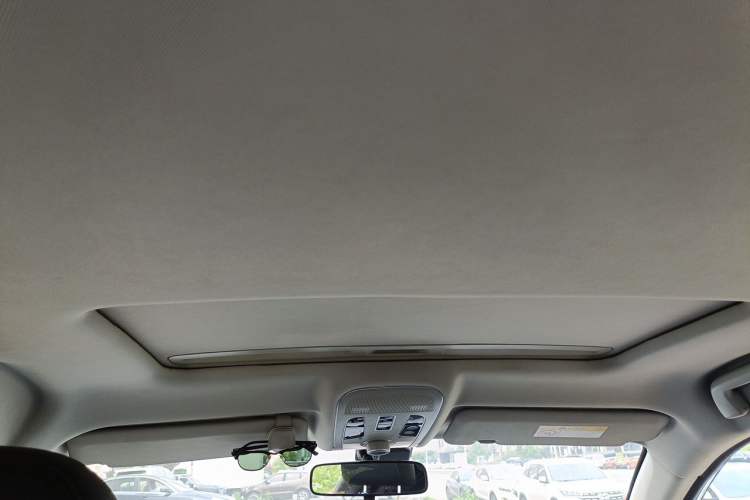 Used Haval H2 2017 Red-Label 1.5T Automatic Two-Wheel Drive Luxury Model Headliner
