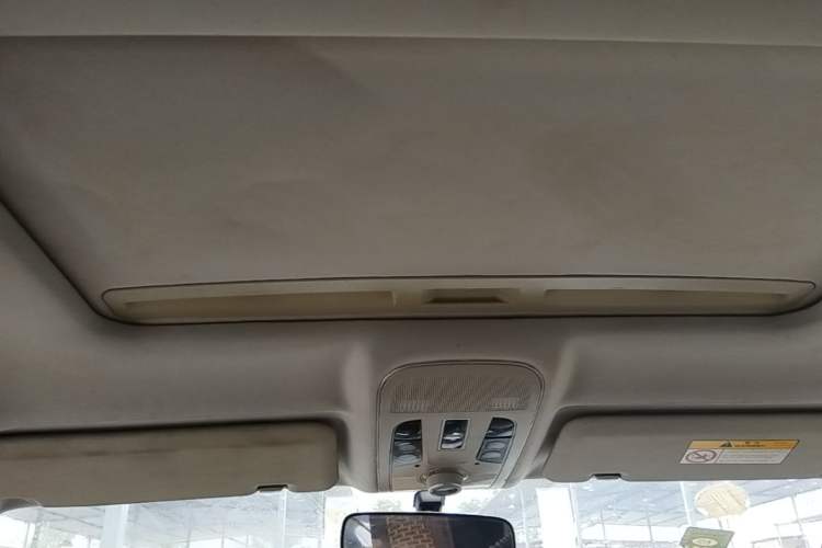 Used Haval H2 2017 Red-Label 1.5T Manual Two-Wheel-Drive Elite Model Headliner