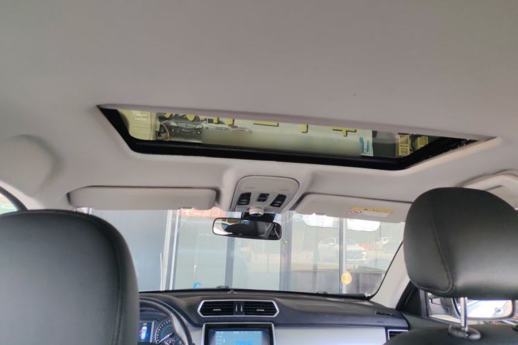 Used Haval H2 2017 Red-Label 1.5T Automatic Two-Wheel Drive Luxury Model Headliner