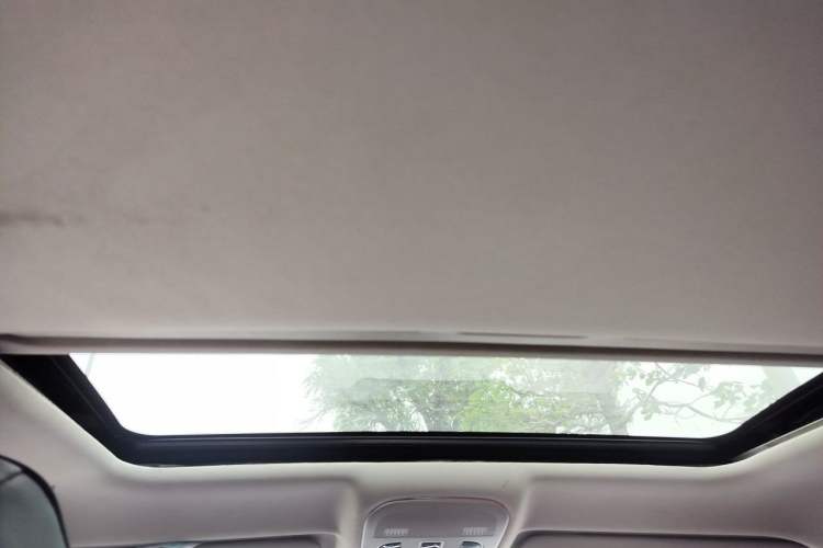 Used Haval H2 2017 Red-Label 1.5T Manual Two-Wheel Drive Luxury Model Headliner
