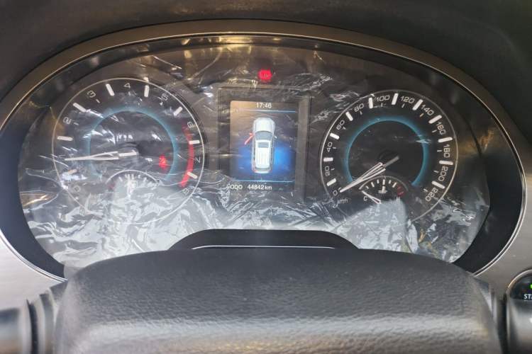 Used Haval H2 2017 Red-Label 1.5T Manual Two-Wheel-Drive Elite Model Instrument Cluster