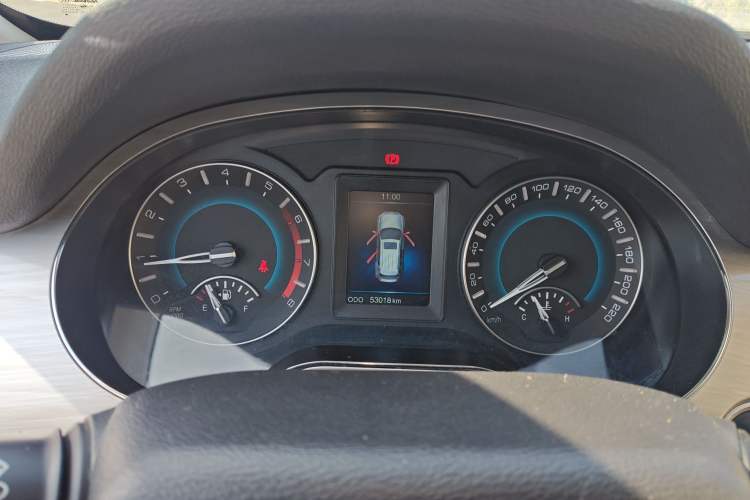 Used Haval H2 2017 Red-Label 1.5T Manual Two-Wheel-Drive Elite Model Instrument Cluster