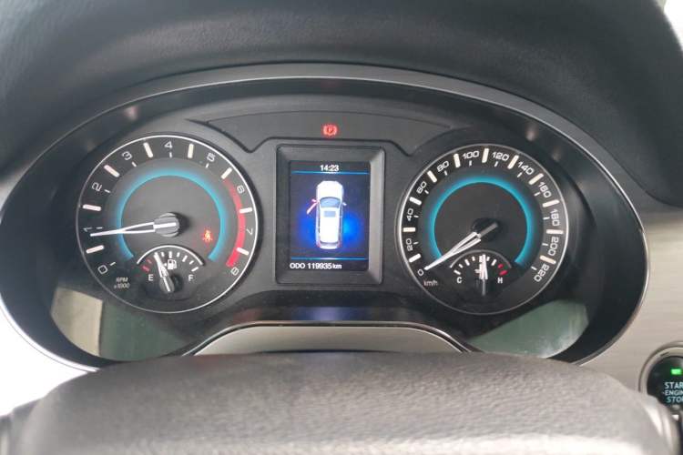 Used Haval H2 2017 Red-Label 1.5T Manual Two-Wheel-Drive Elite Model Instrument Cluster