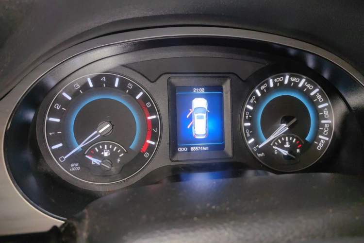 Used Haval H2 2017 Red-Label 1.5T Manual Two-Wheel-Drive Elite Model Instrument Cluster