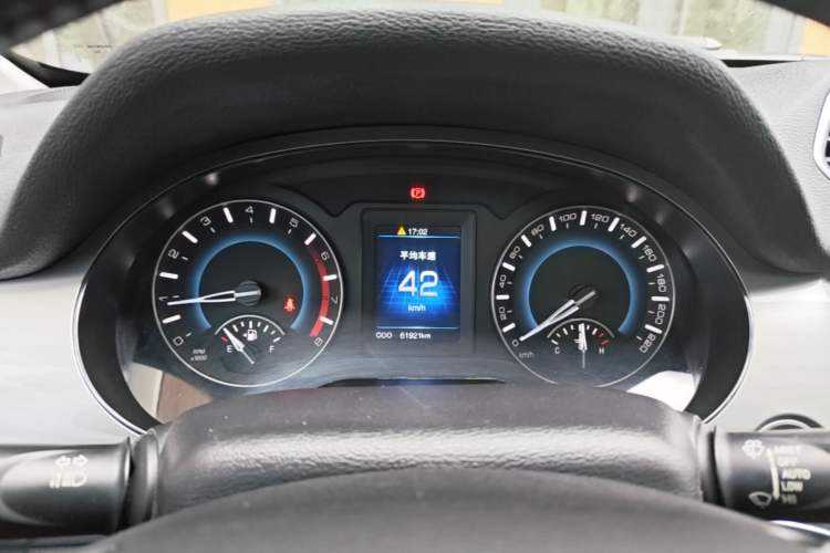 Used Haval H2 2017 Red-Label 1.5T Manual Two-Wheel-Drive Elite Model Instrument Cluster