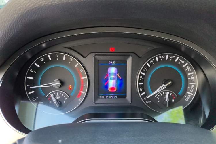 Used Haval H2 2017 Red-Label 1.5T Manual Two-Wheel-Drive Elite Model Instrument Cluster