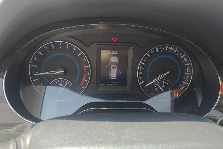 Used Haval H2 2017 Red-Label 1.5T Manual Two-Wheel-Drive Elite Model Instrument Cluster