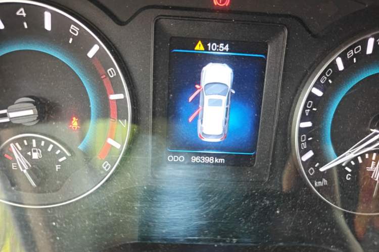 Used Haval H2 2017 Red-Label 1.5T Manual Two-Wheel-Drive Elite Model Instrument Cluster
