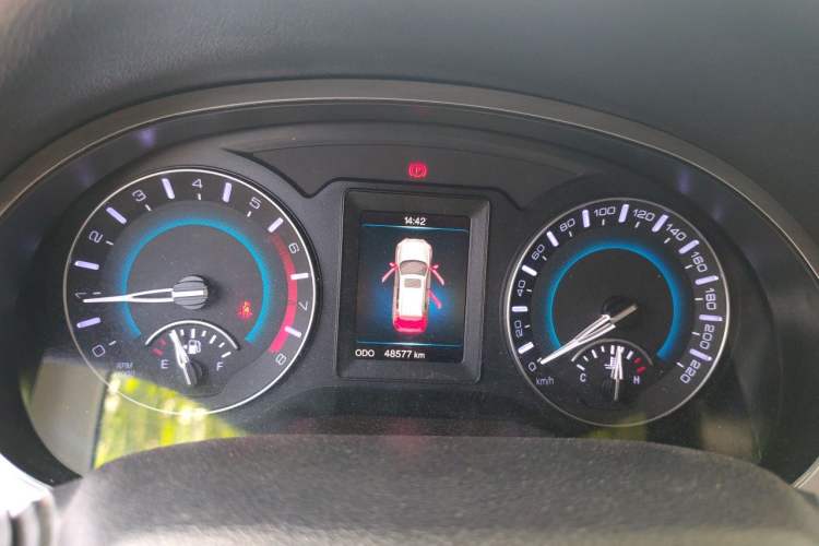 Used Haval H2 2017 Red-Label 1.5T Manual Two-Wheel-Drive Elite Model Instrument Cluster