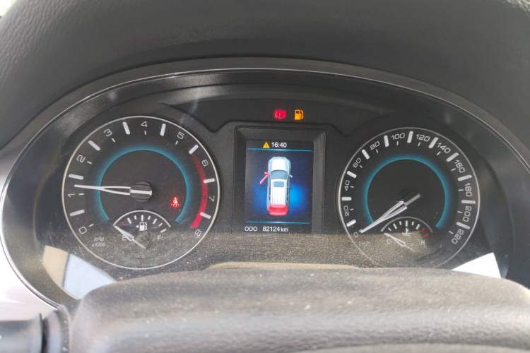 Used Haval H2 2017 Red-Label 1.5T Manual Two-Wheel-Drive Elite Model Instrument Cluster