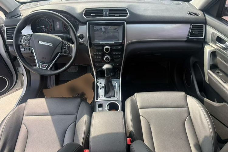 Used Haval H2 2017 Red-Label 1.5T Automatic Two-Wheel Drive Luxury Model Interior 1