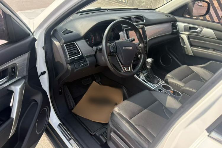 Used Haval H2 2017 Red-Label 1.5T Automatic Two-Wheel Drive Luxury Model Interior 3