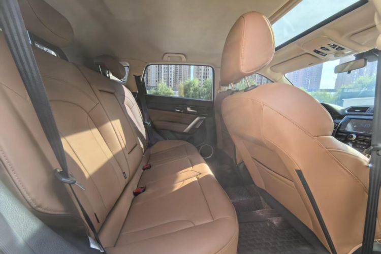 Used Haval H2 2017 Red-Label 1.5T Manual Two-Wheel Drive Comfort Model Interior 3