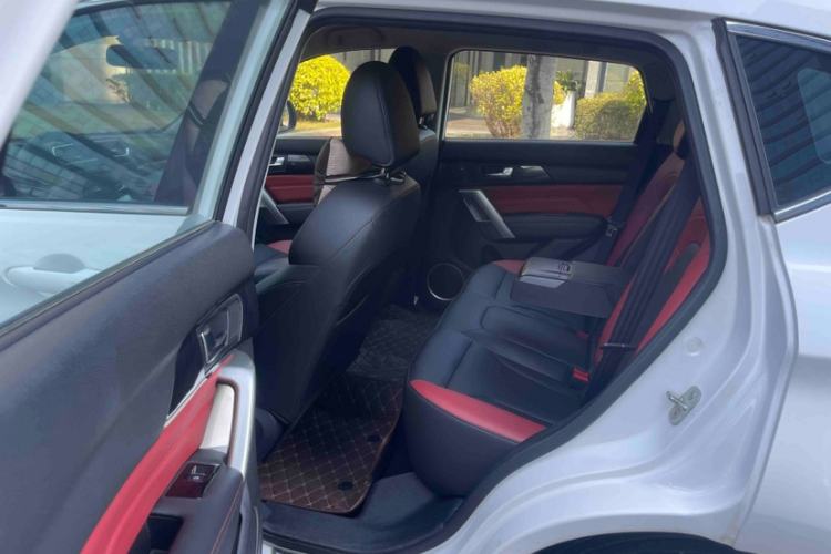 Used Haval H2 2017 Blue Label 1.5T Manual Two-Wheel Drive Elite Model Interior 3