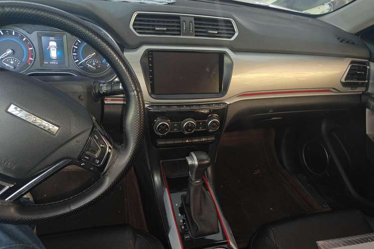 Used Haval H2 2017 Blue Label 1.5T Automatic Two-Wheel Drive Elite Model Interior 3