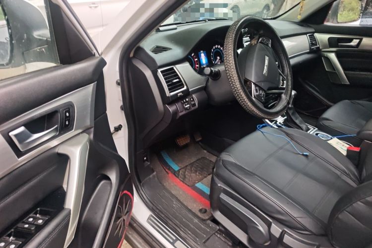 Used Haval H2 2017 Red-Label 1.5T Automatic Two-Wheel Drive Luxury Model Interior 3