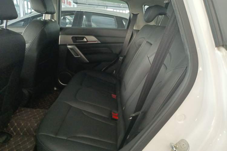 Used Haval H2 2017 Blue Label 1.5T Automatic Two-Wheel Drive Prestige Model Interior 8